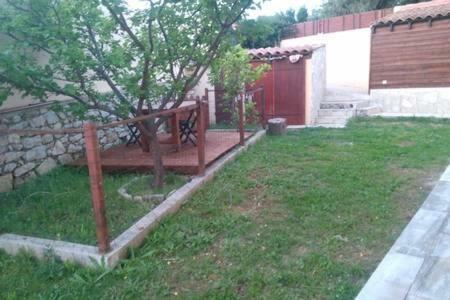 Вилла Tres Confortable Studio Maison Au Pied Dufaron Тулон Экстерьер фото
